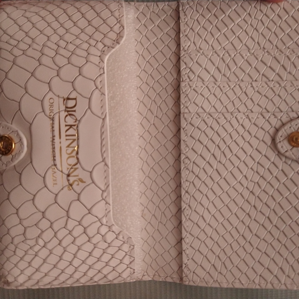 Dickinsons snake skin wallet women's new